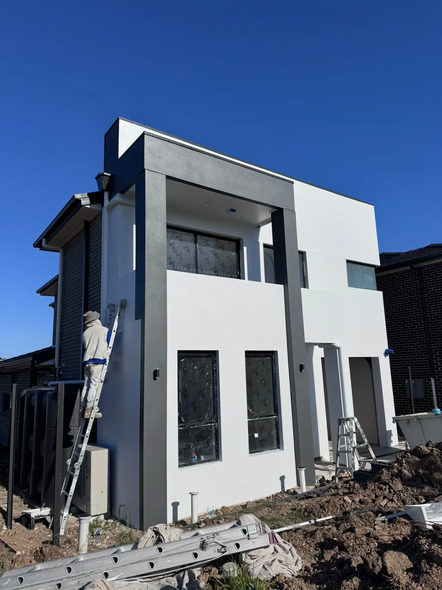 Is It Okay to Paint a House in the Winter? 20 Expert Answers Every Sydney Homeowner Needs​